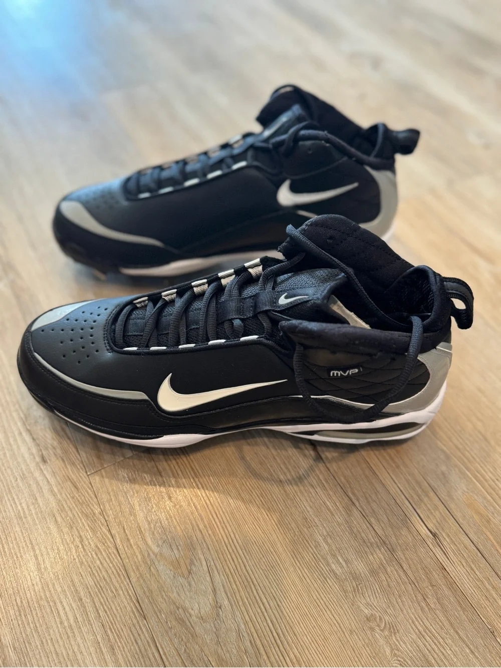 NEW - Nike Men’s Metal Spike Baseball Cleats Black and White Mid-Top - Brand New - Picture 4 of 7